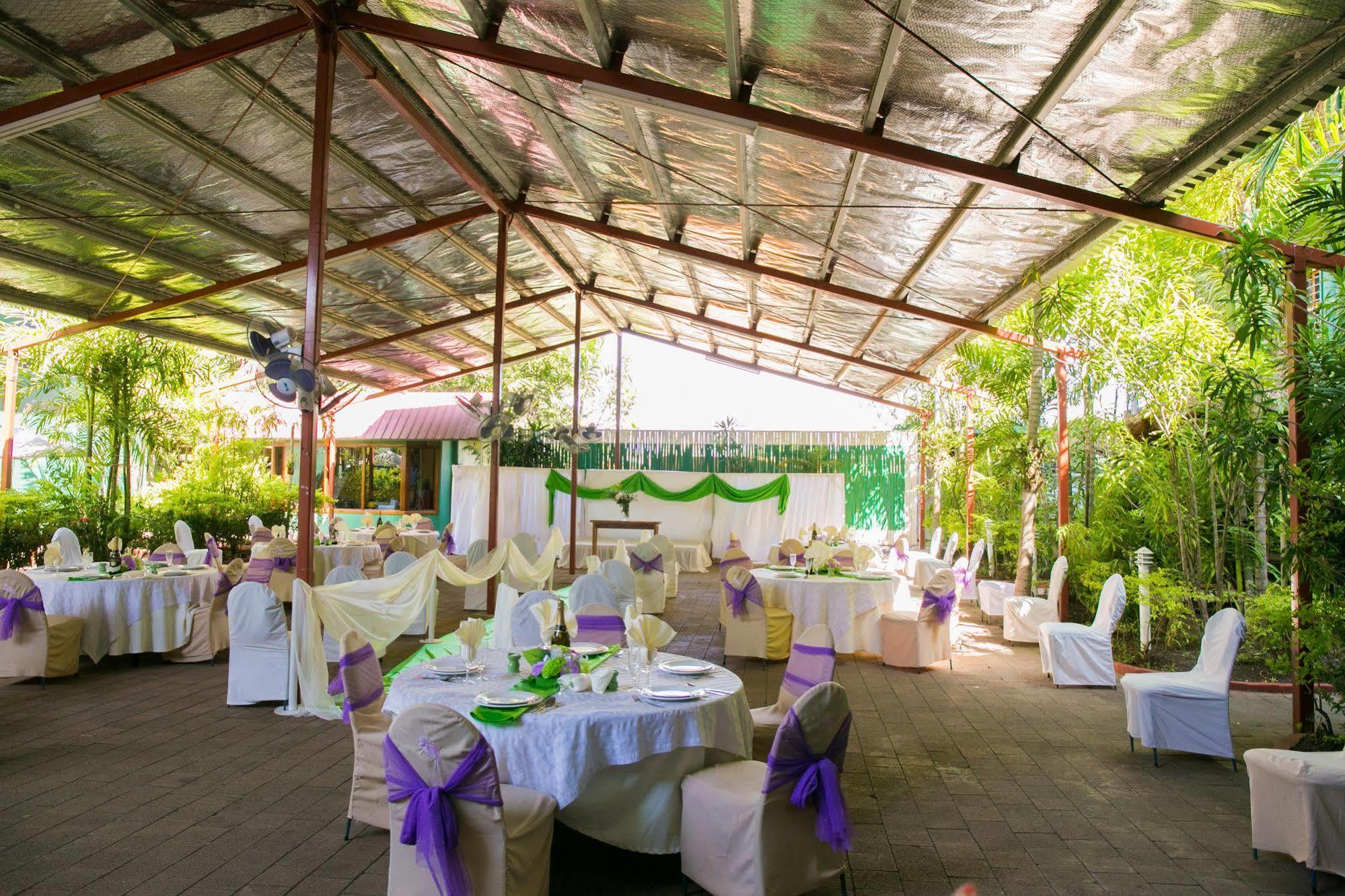 Hideaway Hotel Port Moresby Exterior photo